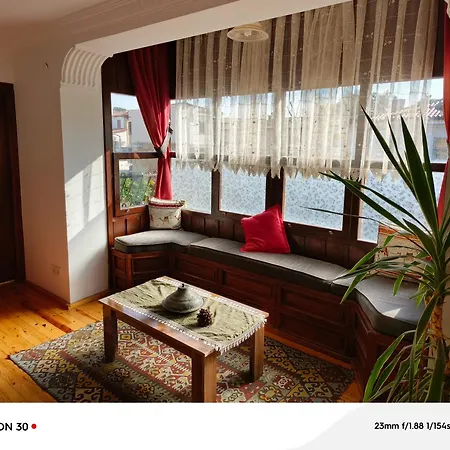 Apartament House Side