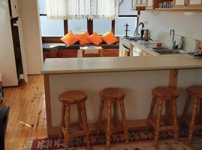 House Апартаменти *